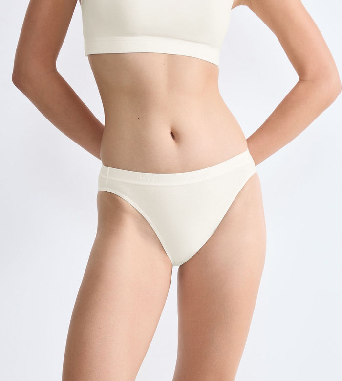 WHITE SLOGGI GO CASUAL HIGH LEG BRIEF