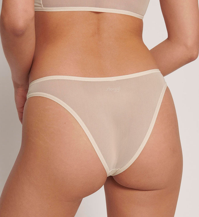 IVORY SLOGGI SOFT ADAPT TINY TANGA