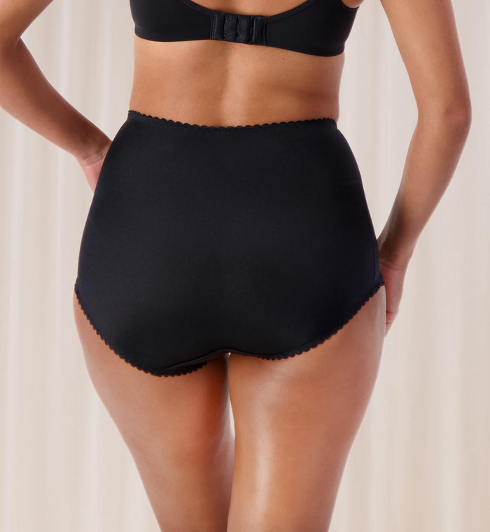 BLACK TRIUMPH SOMETHING ELSE TUM-E-LACE PANTY