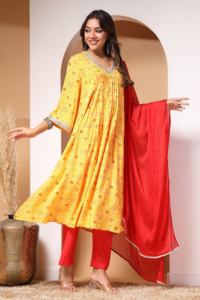 Sunshine Serenade And Rayon Kurta Set: Convenient Feeding for easy nursing, featuring a Relaxed Maternity silhouette.