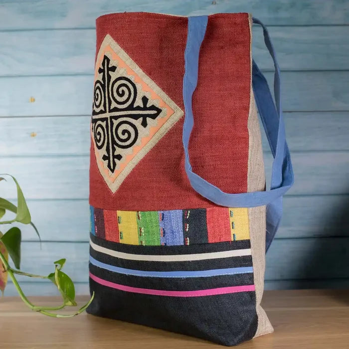 Vindigo shoulder bag red hemp spiral patch side view