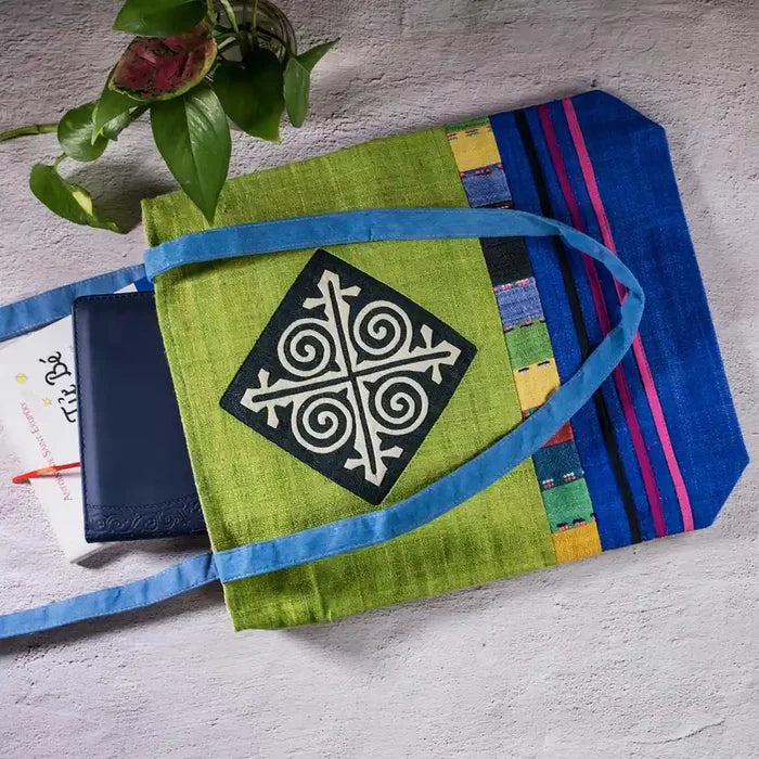 Vindigo shoulder bag green hemp spiral patch and stripe side view