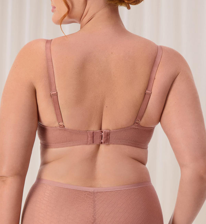 BEIGE TRIUMPH SIGNATURE EVERYDAY WIRED BRA