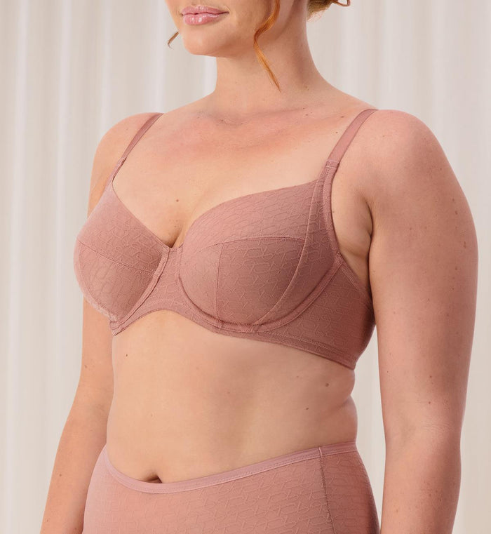 BEIGE TRIUMPH SIGNATURE EVERYDAY WIRED BRA