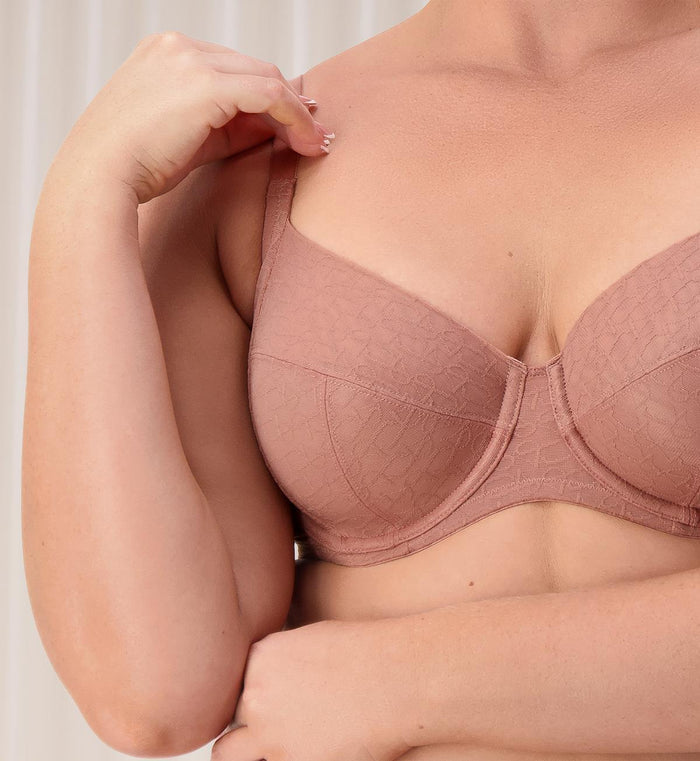 BEIGE TRIUMPH SIGNATURE EVERYDAY WIRED BRA