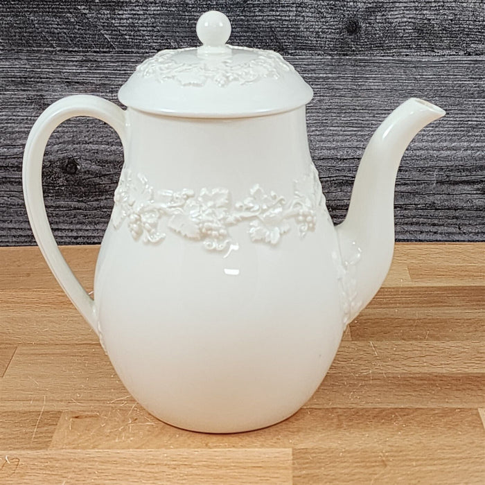 Wedgwood Cream Coffee Pot & Lid Plain Edge Embossed Queen Ware Etruria Barlaston