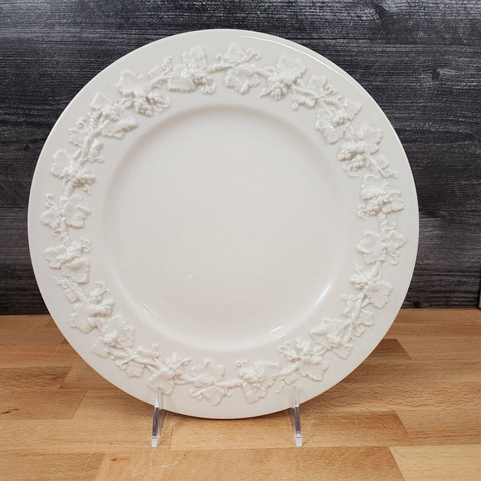 Wedgwood Cream Dinner Plate Queens Ware 2" Embossed Rim Etruria Barlaston