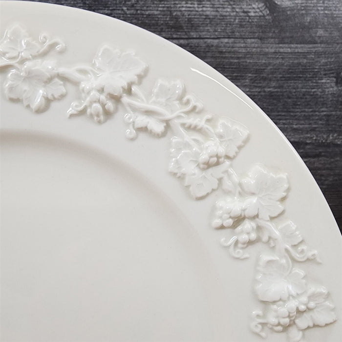Wedgwood Cream Dinner Plate Queens Ware 2" Embossed Rim Etruria Barlaston