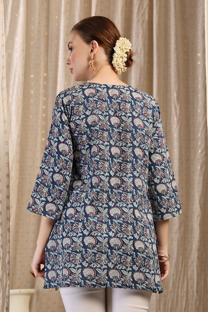 Multi Feeding Top; zipless access ensures simple and quick nursing.