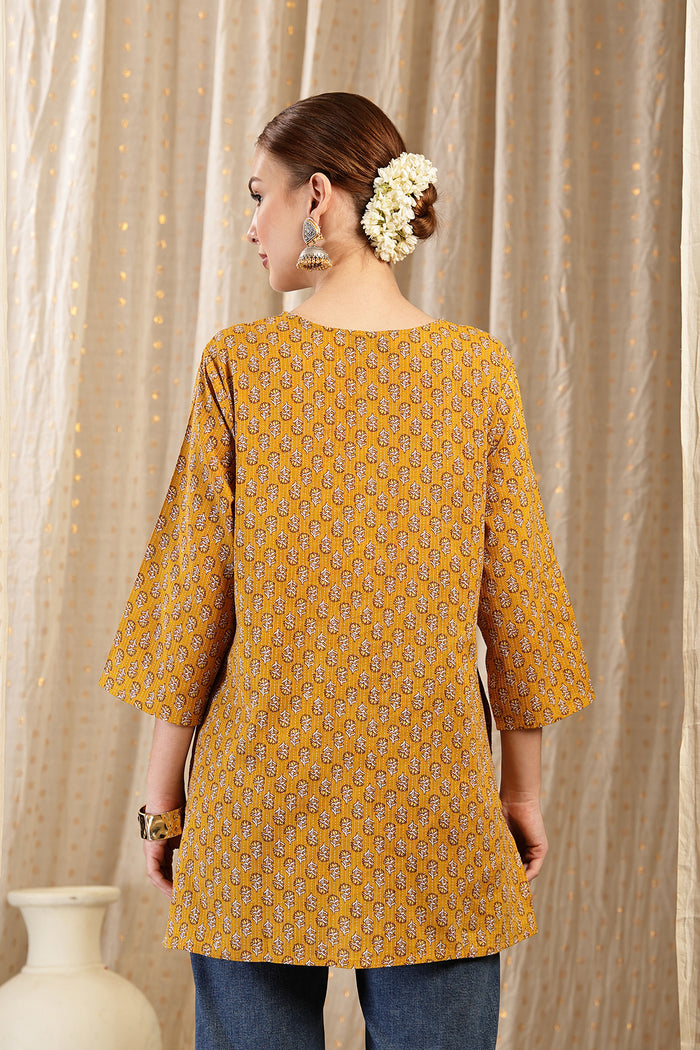 Ocher Booty Feeding Top; zipless access ensures simple and quick nursing.