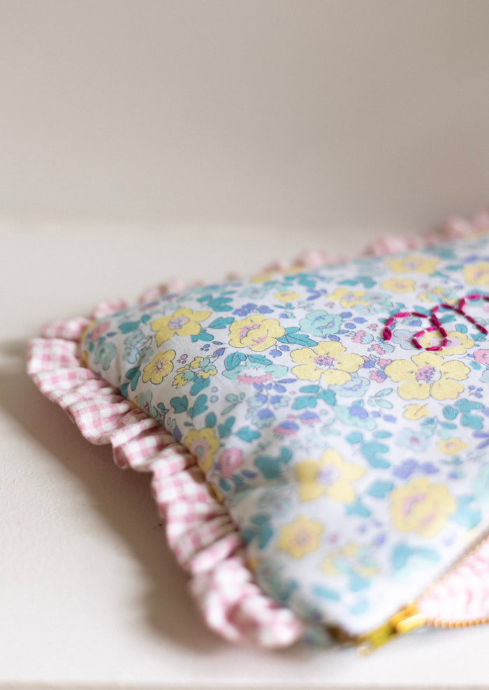 Zipped pouch - Summer Flowers Froufrou