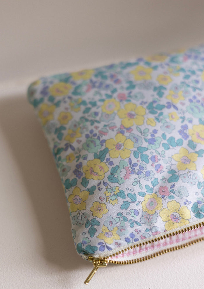 Zipped pouch - Summer Flowers